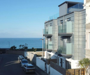 Luxury 5 bed house overlooking Towan Beach Newquay